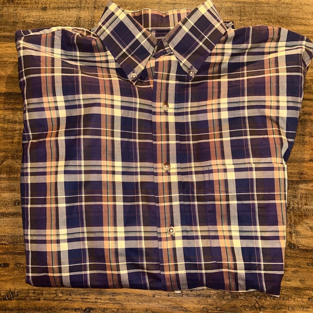Jos. A. Bank Men’s Medium Long Sleeve Button Down Traveler’s Collection